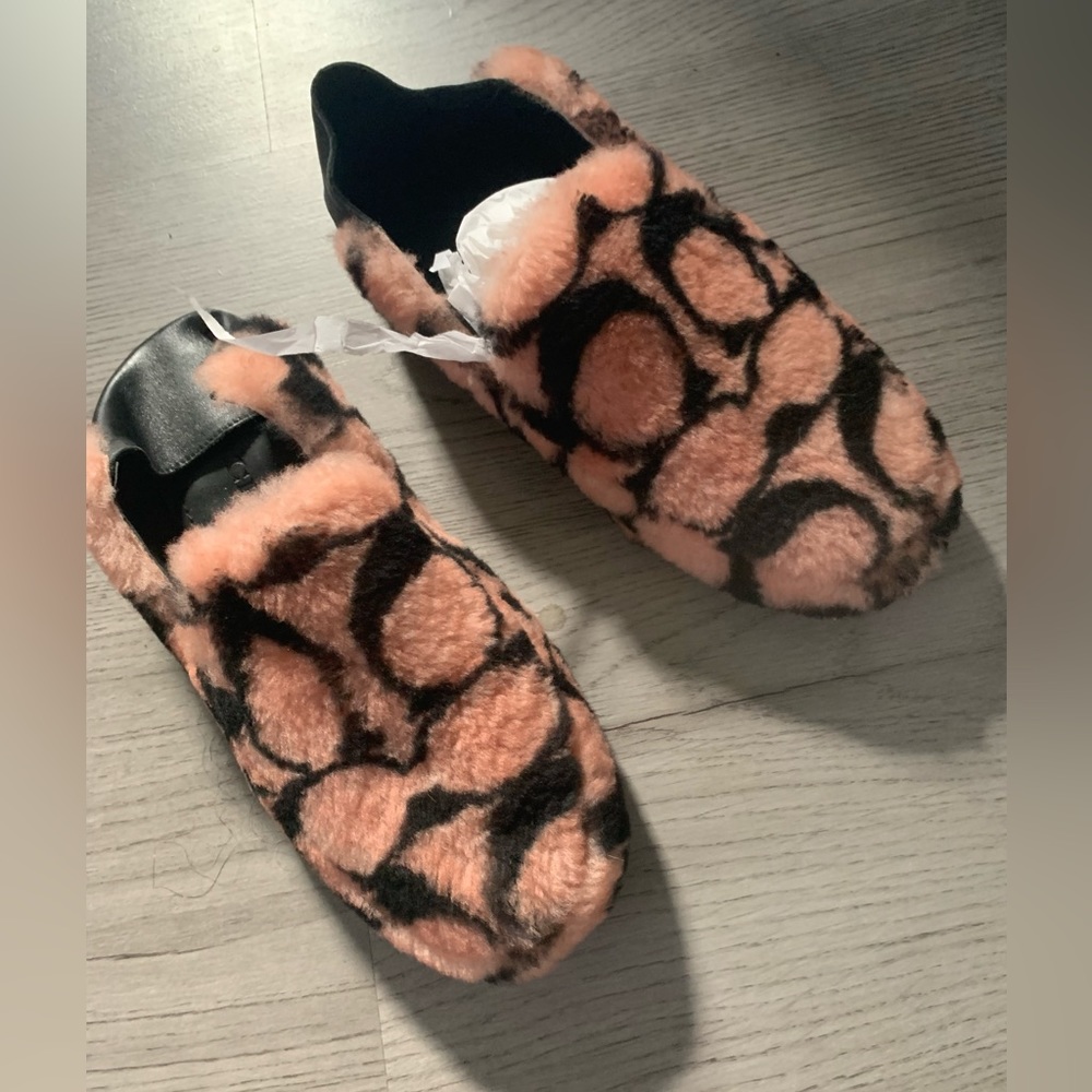 Coach holly slippers Authentic
